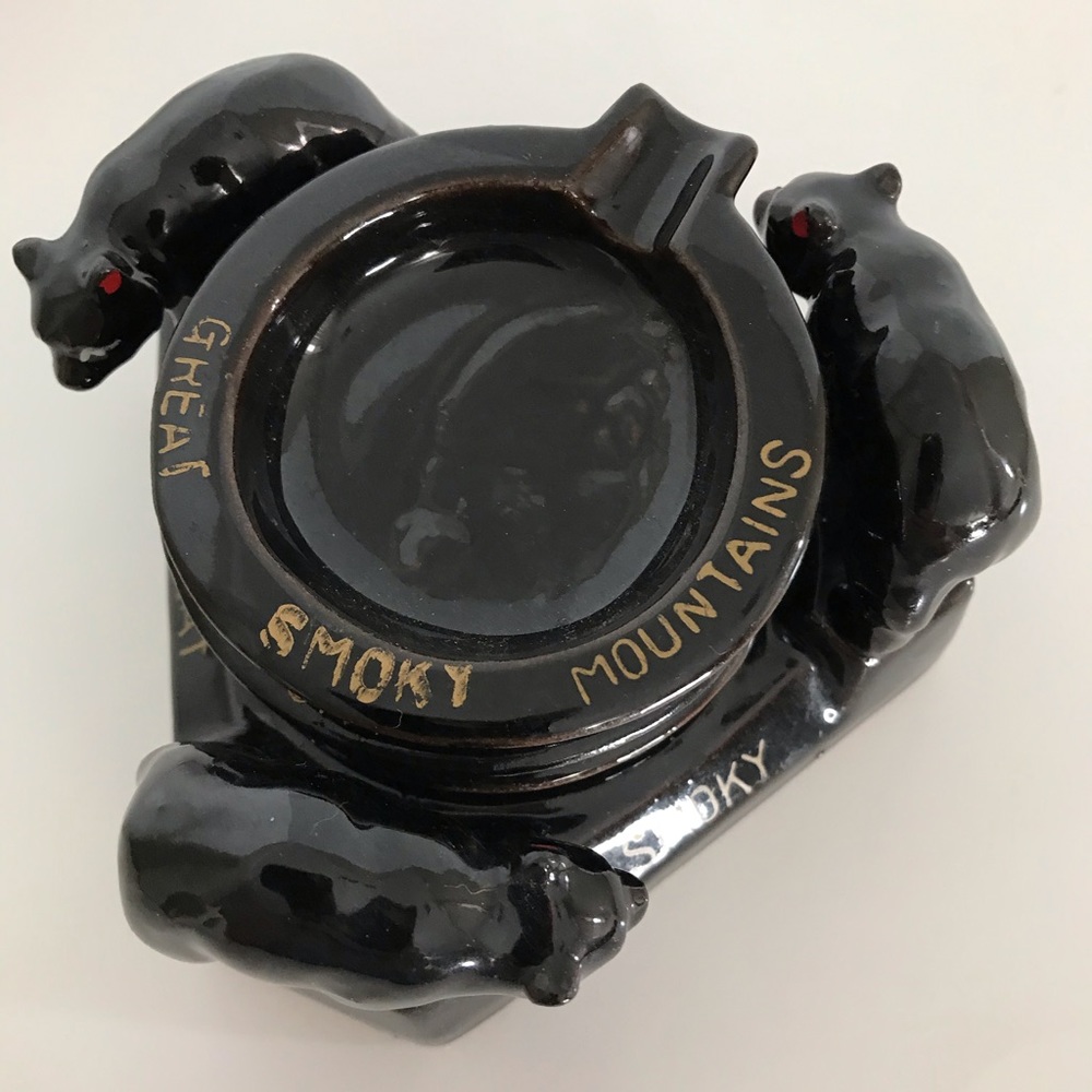 Vintage Smoky Mountains Bear Ashtray Set Weird